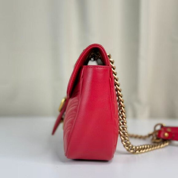Gucci GG Logo Red Medium Marmont Shoulder Bag with Gold Chain Crossbody Style - Picture 2 of 9